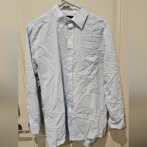 Stafford Men's Blue and White Patterned Shirt